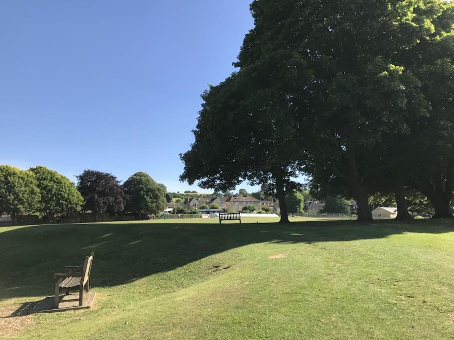 Barley - Cosy Stylish Apartment - Easy Access To Bath And Many Nearby Attractions Box  Bagian luar foto