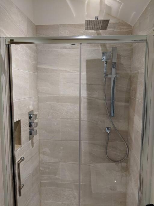 Barley - Cosy Stylish Apartment - Easy Access To Bath And Many Nearby Attractions Box  Bagian luar foto