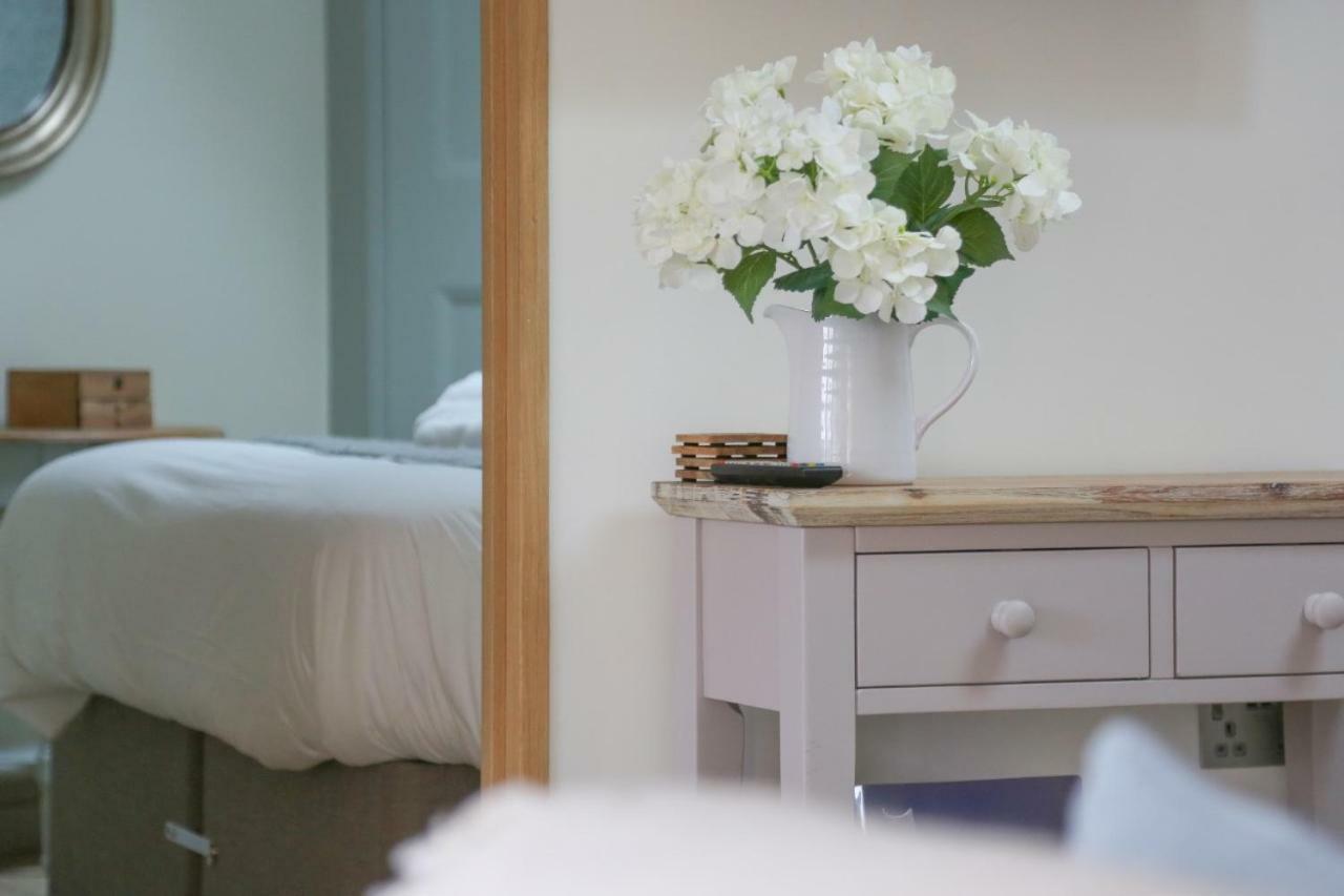Barley - Cosy Stylish Apartment - Easy Access To Bath And Many Nearby Attractions Box  Bagian luar foto
